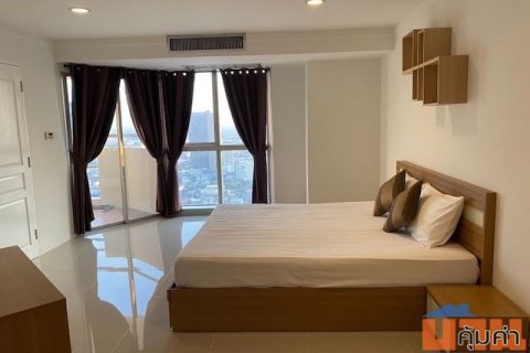 Waterford Sukhumvit 30 convenient spacious 41st floor BTS Phrom Phong