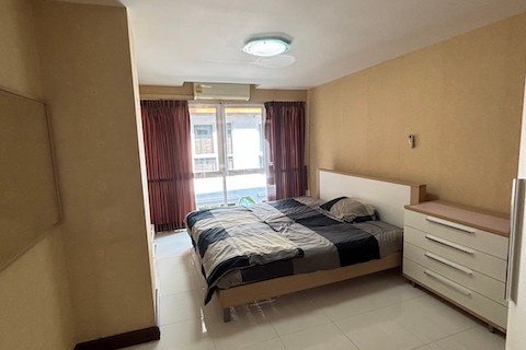 Le Cosi Ekamai spacious comfortable safe 6th floor BTS Ekkamai