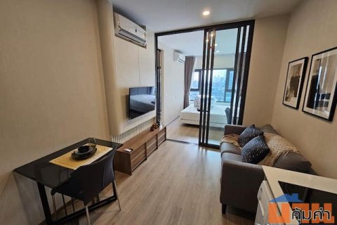 Life Rama 4 Asoke comfortable quiet private 11th floor MRT Klongtoei