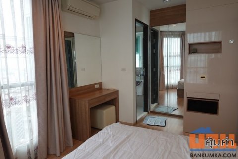 Rhythm Sathorn Safe spacious clean 17th floor BTS Saphan Taksin