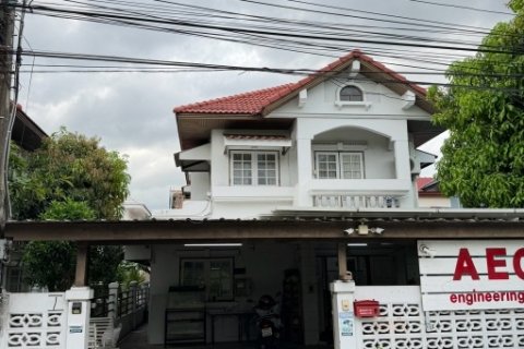 ขายบ้านเดี่ยว 60 ตรว. น้ำไม่ท่วม หมู่บ้านโกลเด้นเพลส วัชรพล 1/4 มี7ห้องอเนกประสงค์ 2 ห้องน้ำ