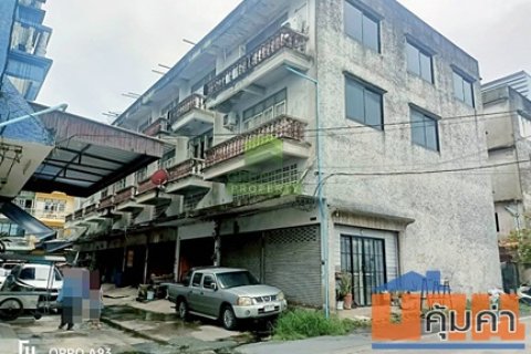 ตึกแถวเพชรเกษม 69 ใกล้ MRT หลักสอง ใช้เป็นบ้านและร้านค้าได้ลงตัว