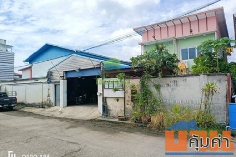 ที่ดินพร้อมสิ่งปลูกสร้าง บ้านและโรงงาน เทียนทะเล 22 บางขุนเทียน เนื้อที่ 104.4 ตร.ว.