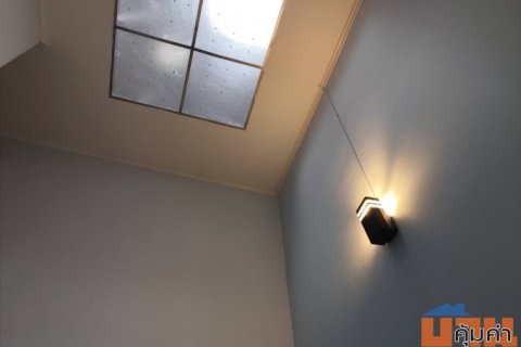 Sale Townhouse 3 storey  with tenant can negotiation if buyer do not want near BTS Phrakhanong sukhumvit 44