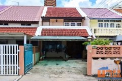 ขายทาวน์เฮ้าส์ หมู่บ้านโอษธิศ 1 โชคชัย 4 ลาดพร้าว กรุงเทพ เนื้อที่ 25 ตร.ว. 2 ชั้น 2 นอน 2 น้ำ