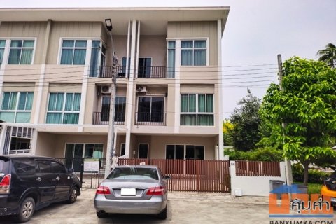 ขายและให้เช่าทาวน์เฮ้าส์ หมู่บ้านซิกเนเจอร์ รามอินทรา 109 ถนนรามอินทรา คลองสามวา กรุงเทพมหานคร