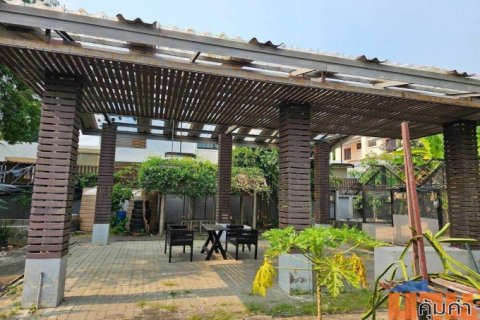 Rent and Sell Old single House very near Central Latphrao ขายบ้านเดี่ยวเก่า ทำเลใจกลางลาดพร้าว