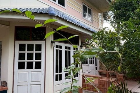 ขายบ้าน2ชั้น ตะพานหิน พิจิตร 3นอน2น้ำ ฮวงจุ้ยดี ไม่ท่วม ร่มรื่น (มีที่ดินแยกขาย)