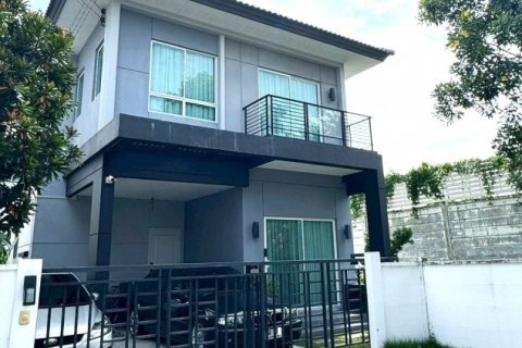 ด่วน ถูกสุดๆ!! บ้านเดี่ยว หมู่บ้าน เซนโทร วัชรพล  บ้านหลังมุม ได้พื้นที่เพิ่ม + ความเป็นส่วนตัว ฟังก์ชันครบ