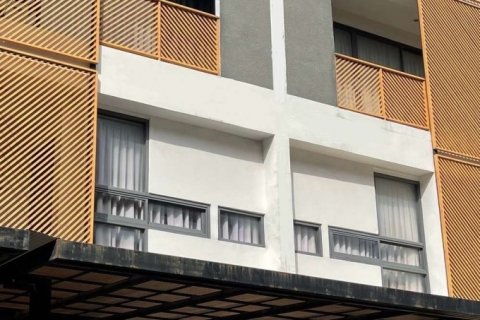 ขาย / ให้เช่าทาวน์โฮม 4 ชั้นเดอะลอฟท์ บาย ไอ-เซน ลาดพร้าว 71 พร้อมเข้าอยู่ ทำเลดีใกล้Central EastVille