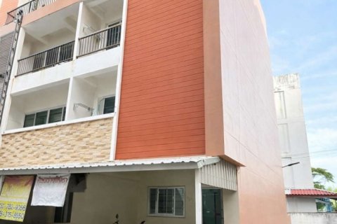 ขายหอพัก 4 ชั้น บางแสน พรธนาทาวน์โฮม ใกล้เซ็นทรัล-โรบินสัน พร้อมรายได้ทันที 3.6 ล้าน