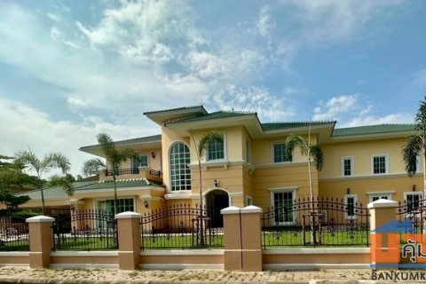 ขายบ้านหรู หมู่บ้านแกรนด์โมนาโค ถนนเลียบวงแหวนกาญจนาภิเษก ใกล้เมกะบางนา