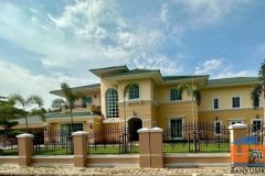 ขายบ้านหรู หมู่บ้านแกรนด์โมนาโค ถนนเลียบวงแหวนกาญจนาภิเษก ใกล้เมกะบางนา