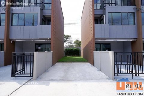 ขายทาวน์โฮม 3 ชั้น หลังริม บ้านใหม่ไม่เคยเข้าอยู่ โครงการบ้านกลางเมือง สุขุมวิท-อ่อนนุช
