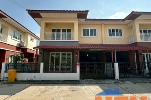 บ้านแฝด กิตติชัย18 ศาลายา  ใกล้ ม.มหิดล พุทธมณฑลสาย4 ทวีวัฒนา บรมราชชนนี นครปฐม : Baan Kittichai 18