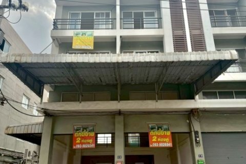 ขายอาคารพาณิชย์ 2 คูหา 3 ชั้น พร้อมชั้นลอย ทำเลดี ใกล้ตลาดไท อ.คลองหลวง จ.ปทุมธานี