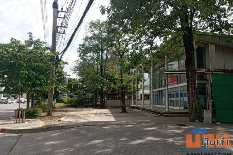 ขายและให้เช่าโชว์รูม ติดถนนศรีนครินทร์ แขวงสวนหลวง เขตสวนหลวง กรุงเทพมหานคร