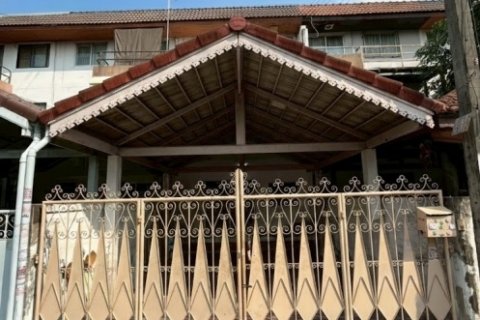 ให้เช่าทาวน์โฮม 3 ชั้น สนามบินน้ำ (ตรงข้ามแม็คโครสนามบินน้ำ) ซอยนนทบุรี 32  ต.ท่าทราย อ.เมืองนนบุรี ห่างปากซอย 70 เมตร