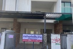 ขายทาวน์เฮ้าส์ 2 ชั้น (ขายตามสภาพ) หมู่บ้านนคราศิริ ซอยทุ่งกลม-ตาลหมัน19  บางละมุง จังหวัดชลบุรี