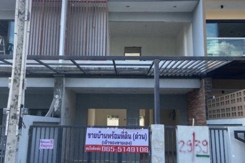 ขายทาวน์เฮ้าส์ 2 ชั้น (ขายตามสภาพ) ทำเลดี หมู่บ้านนคราศิริ ซอยทุ่งกลม-ตาลหมัน19 จังหวัดชลบุรี