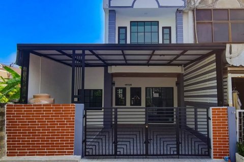 ขาย ทาวน์เฮ้าส์ 2ชั้น หน้ากว้าง 3ห้องนอน ต้นสายไหม ใกล้รถไฟฟ้า มบ.อมรินทร์นิเวศน์3 ผัง4 ถ.สายไหม15 รีโนเวทใหม่ พร้อมอยู่