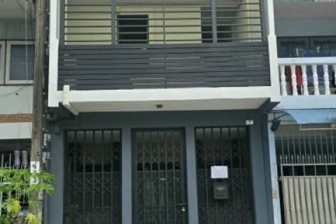 ขายทาวน์เฮาส์ 2 ชั้น ม.อมรพันธ์ 9 ซ.เสนานิคม 1 ลาดพร้าว ทำเลดี เดินทางสะดวก ใกล้ BTS เสนานิคม