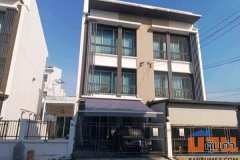 ให้เช่าบ้านกลางเมือง-โชคชัย4ขนาด 25  ตรวใช้สอย 149 ตรม  3 ชั้น 3 ห้องนอน3 ห้องน้ำ4  แอร์