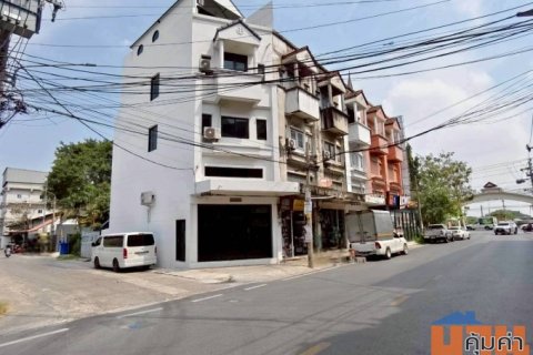 ขายด่วน! อาคารพาณิชย์ 4 ชั้นครึ่ง รีโนเวทใหม่ทั้งหลัง หมู่บ้านบางพลีนิเวศน์  พร้อมเฟอร์นิเจอร์ (หลังมุม) บางพลี-กิ่งแก้;