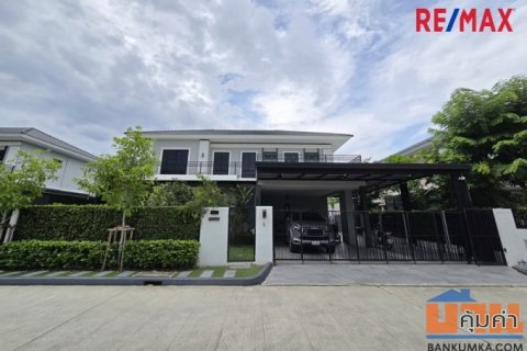 บ้านเดี่ยวหรู ปริญญ์ เพชรเกษม 69 เนื้อที่ 101.6 ตารางวา บ้านสวย สภาพใหม่ ตกแต่งพร้อมอยู่ บนถนนเลียบคลองภาษีเจริญฝั่งใต้