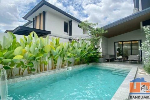 บ้านเดี่ยว 2 ชั้น รีโนเวทใหม่ในสไตล์ Modern Luxury ใกล้สถานทูตอเมริกาและโรงเรียนนานาชาติหลายแห่งในเชียงใหม่