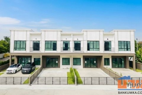 ขายทาวน์โฮม 2 ชั้น สวนหลวงวิลล์ นิรันดร์วิลล์ 3 เนื้อที่ 35.7 ตร.ว. หน้ากว้าง 6.5 ม. จอดรถได้ 4 คัน ใกล้ทางด่วนบางนา IKE