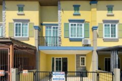 ขายทาวน์เฮ้าส์มือสองนนทบุรี โครงการ โกลเด้นทาวน์ รัตนาธิเบศร์-สถานีรถไฟฟ้าไทรม้า ใกล้รถไฟฟ้าสายสีม่วงสถานีไทรม้า