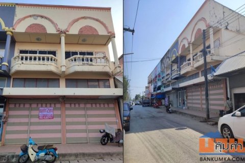 ลดราคาพิเศษ !! ขายตึกแถว 2 ชั้นครึ่ง 2 คูหา ทำเลทอง ใจกลาง อำเภอแม่สาย จังหวัดเชียงราย