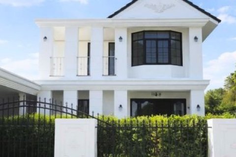 บ้านใหม่ ใกล้ มช. นิมมาน (บ้านริมดอย โซนสุเทพ) เสร็จพร้อมอยู่ มีหลังเดียวเท่านั้น