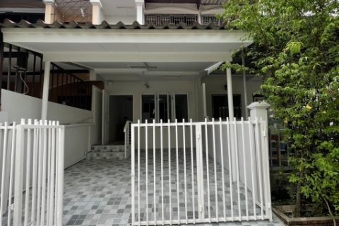 ขายพร้อมผู้เช่า ทาวน์เฮ้าส์ 3 ชั้น รามคำแหง 78 แยก 2 หมู่บ้านเดชา 2 ซอย2 ทำเลดี เดินทางสะดวก