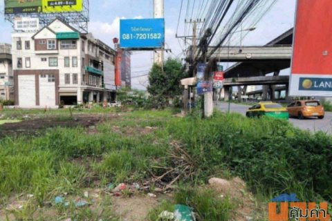 ติดถนน บางนา ตราด  ที่ดิน 2-0-15 ไร่ ( 815 ตรว.) ย่านธุระกิจ เหมาะสำหรับ ทำโชว์รูม สำนักงาน