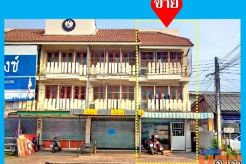 ขายอาคารพาณิชย์ 3 ชั้น (เป็นห้องมุม) 93/4 ถ.รอบเวียง อ.เมือง จ.ลำปาง