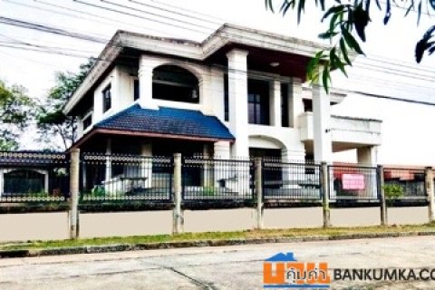 ขายบ้านเดี่ยวหลังใหญ่ สไตล์คฤหาสน์ ที่ดิน 201 ตรว.เมืองเอกรังสิต โครงการ3 ใกล้สนามกอล์ฟเมืองเอก ม.รังสิต