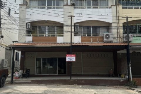 ขายทาวน์โฮม 3 ชั้น 2 คูหาติด หลังมุม ทำเลดี เดินทางสะดวก อำเภอบางละมุง จังหวัดชลบุรี