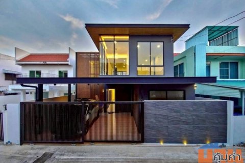 ขายบ้านพูลวิลล่า 2 ชั้น สุขุมวิท 60/1 Yield 11.32 ต่อปี ราคาดีทำเลดี ติดต่อ ผึ้งรติ061-941-9639