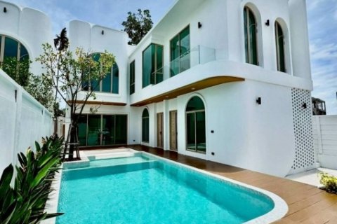 ขายพูลวิลล่าทะเลพัทยา  ขายพร้อมผู้เช่า3ปี  Yield 9%  ราคาดีทำเลดี ติดต่อผึ้งรติ 0619419639