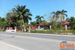 ขายบ้าน ติดแม่น้ำแม่กลอง ถนนรบ.4038 ตำบลบางโตนด อำเภอโพธาราม ราชบุรี