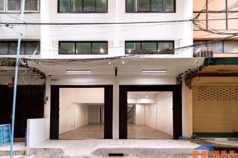 ขาย อาคารพาณิชย์ 2 คูหา ซ.เจริญกรุง 31 ตลาดน้อย-เยาวราช รีโนเวทใหม่ ทำเลทอง ติดแหล่งค้าขาย พร้อมลิฟต์ในตัว