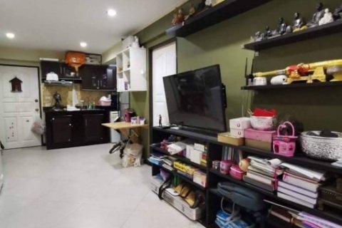 ขายห้องชุด คอนโด Low Rise ใจกลางเมือง พระราม9 พื้นที่ 40.2 ต.ร.ม.โทร 0818269745