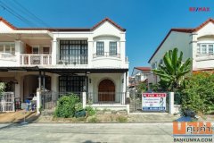 ขายบ้านแฝดรีโนเวท รติรมย์3 ซอยสวนผัก32 บางกรวย ใกล้ทางด่วนศรีรัชและ Central Westville