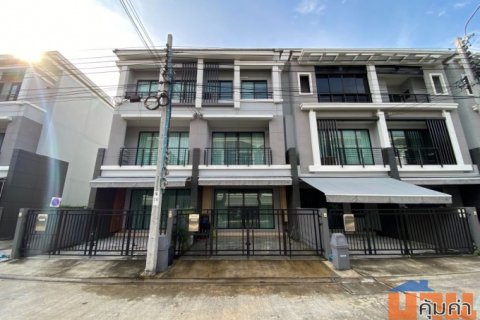 ขายทาวน์โฮม 3 ชั้น หมู่บ้านบ้านกลางเมืองสุขสวัสดิ์ 20 ตร.ว. เพียง 6.5 ลบ. เท่านั้น บางพึ่ง พระประแดง พระราม 3