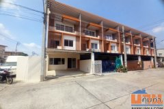 ขายทาวน์เฮ้าส์ หมู่บ้านรัชธานี 10 ซอยคู้บอน 27 ถนนรามอินทรา บางเขน กรุงเทพมหานคร