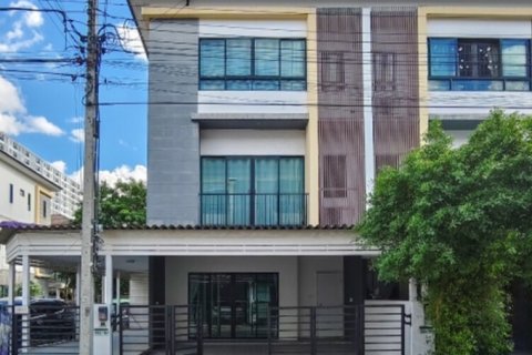 ขายทาวน์โฮมมือสองนนทบุรี โครงการ เดอะคอนเนคอัพ 3 รัตนาธิเบศร์ 17 (The Connect Up 3 Rattanathibet 17) หลังมุม