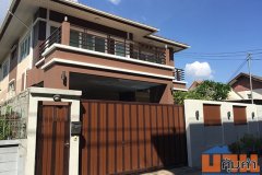 ขายบ้านเดี่ยว 2 ชั้นสร้างใหม่ ลาดพร้าว โชคชัย4ซอย22 เนื้อที่ 51 ตร.วา พท.ใชัสอย 300 ตรม. บ้านหลังใหญ่ ตกแต่งอย่างดี ห่าง