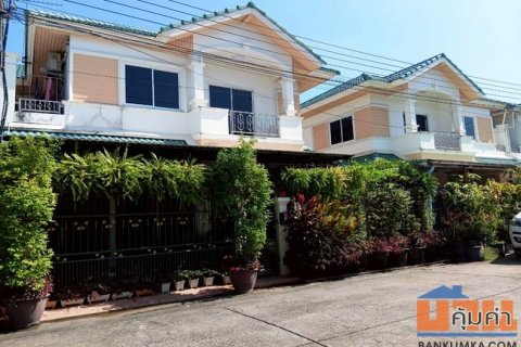 ขายบ้านแฝด หมู่บ้านหงส์ประยูร 3 ซอยเทศบาล 4 ถนนรัตนาธิเบศร์ อำเภอบางบัวทอง นนทบุรี